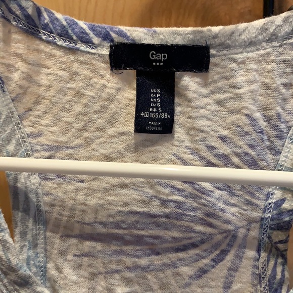 EUC cute Gap tank top - Picture 4 of 5